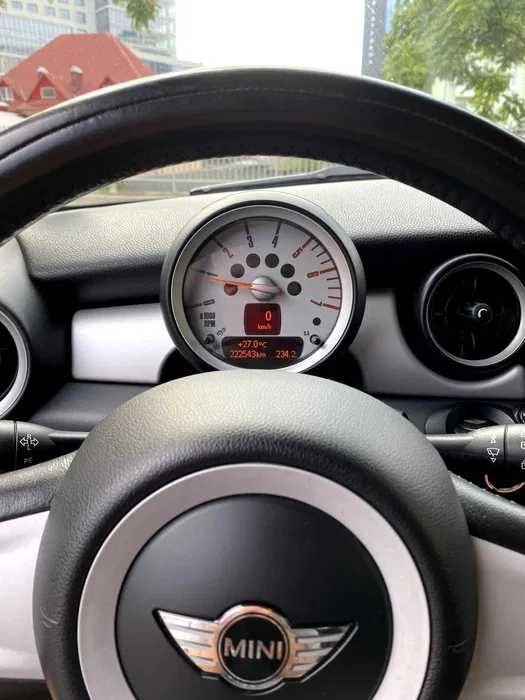 Продам MINI Cooper Clubman