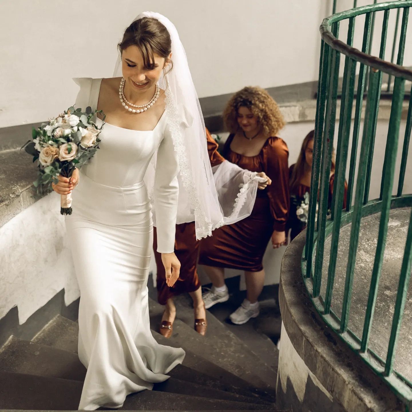 Продам весільну сукню