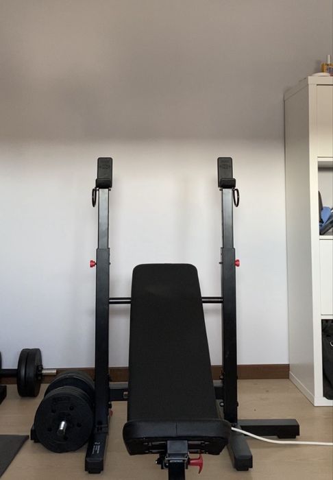 Banco de Musculação Supino Plano, Inclinavel, com Suportes de Barra