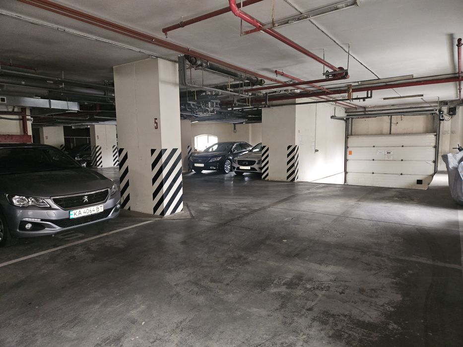 Продаж паркомімця по вул. Героїв Сталінгоаду 54 (Володимира Івасюка).