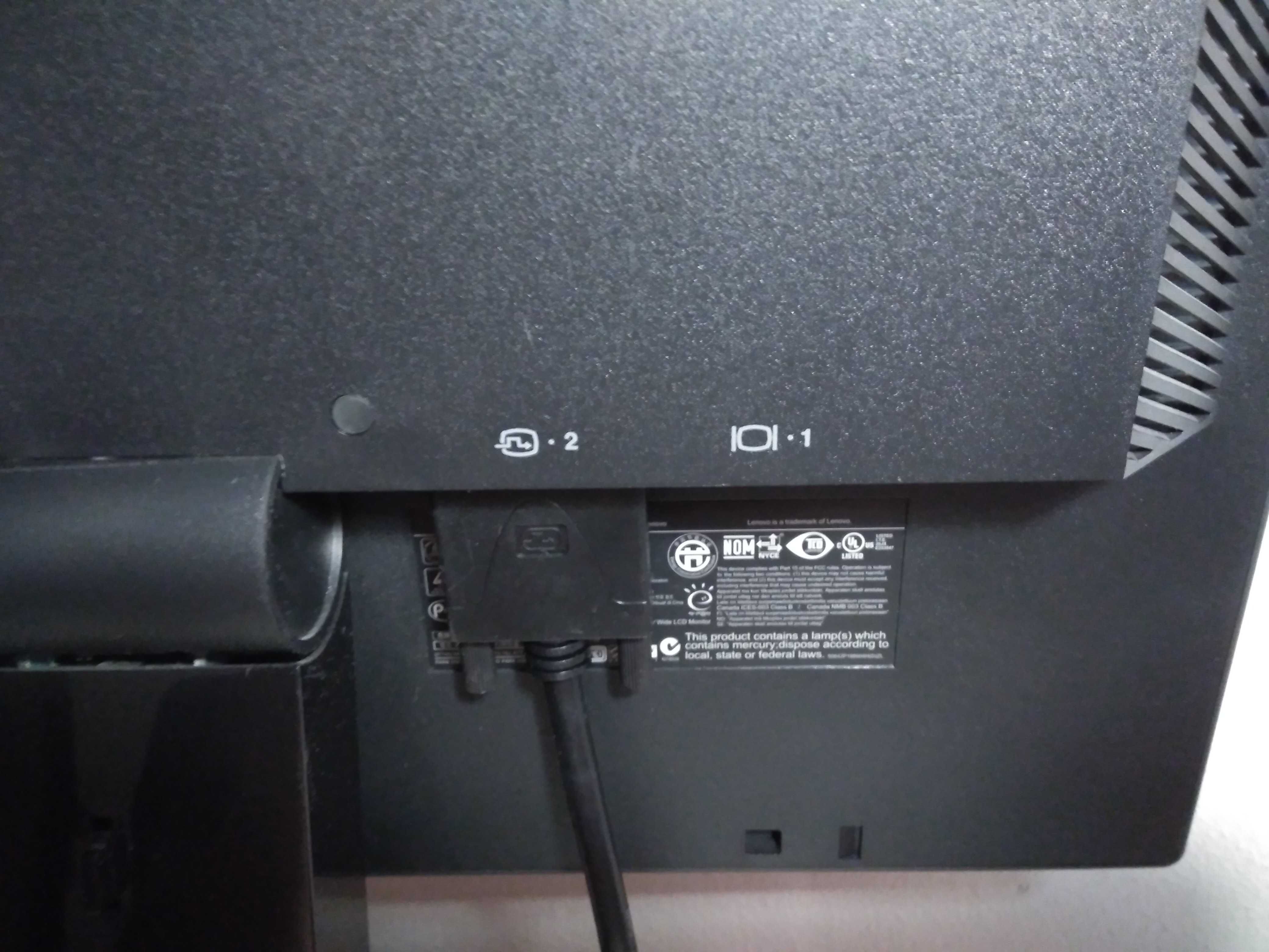 Monitor Lenovo 19'' ThinkVision + cabos