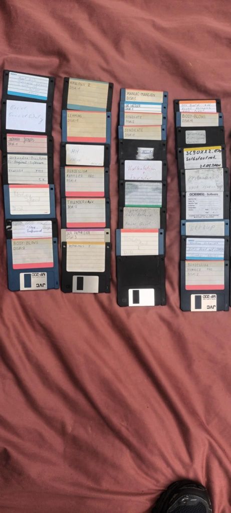 115 dyskietek Commodore PC 3.5