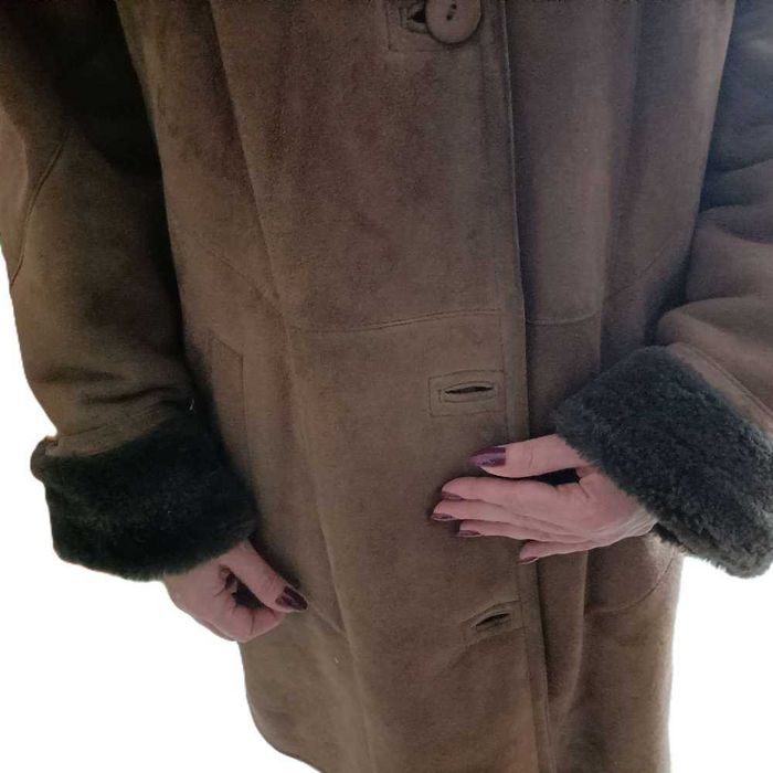 Kożuch damski efektowny z odpinanym kapturem, 160-170 cm
