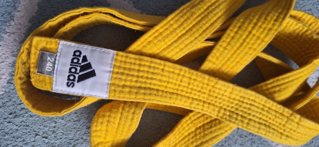 Pas żółty judo adidas