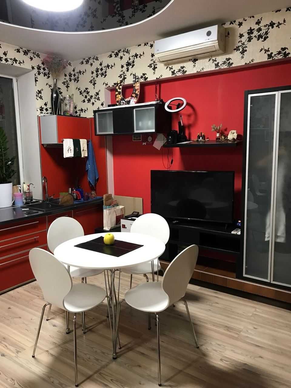 Без% 1 к, 54м, 1 п,продаж,вул. Костанайська  сталінка  м "Деміївська"