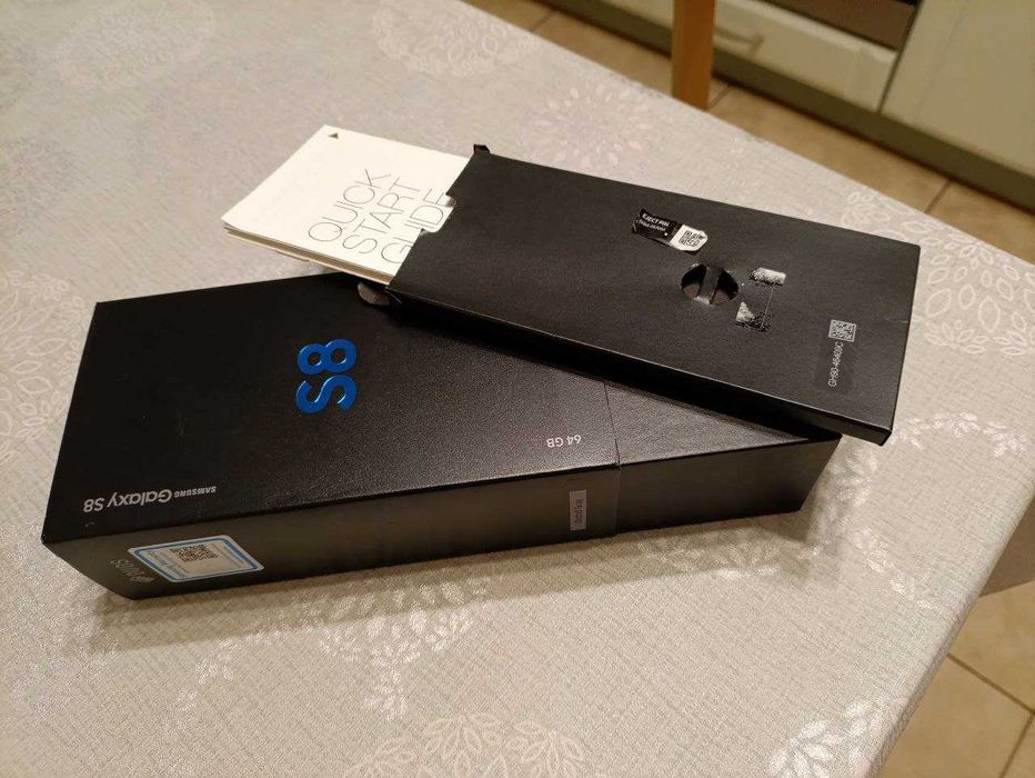 Телефон  Samsung  Galaxy S8