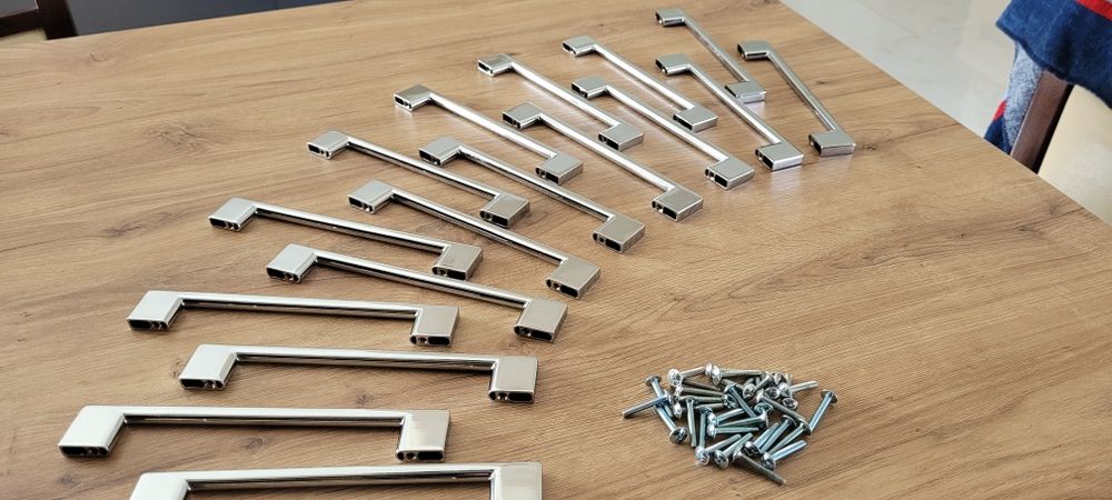 Uchwyty do szafek kuchennych lub mebli