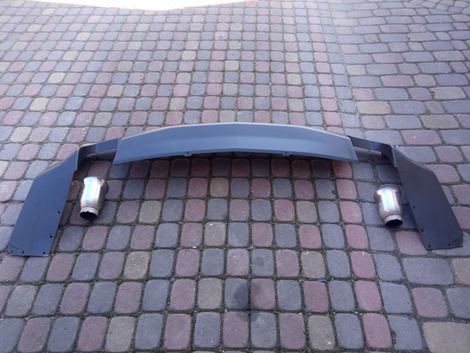 Губа - дифузор заднього бампера Шевроле Камаро 16 - р.в. на 2 насадки