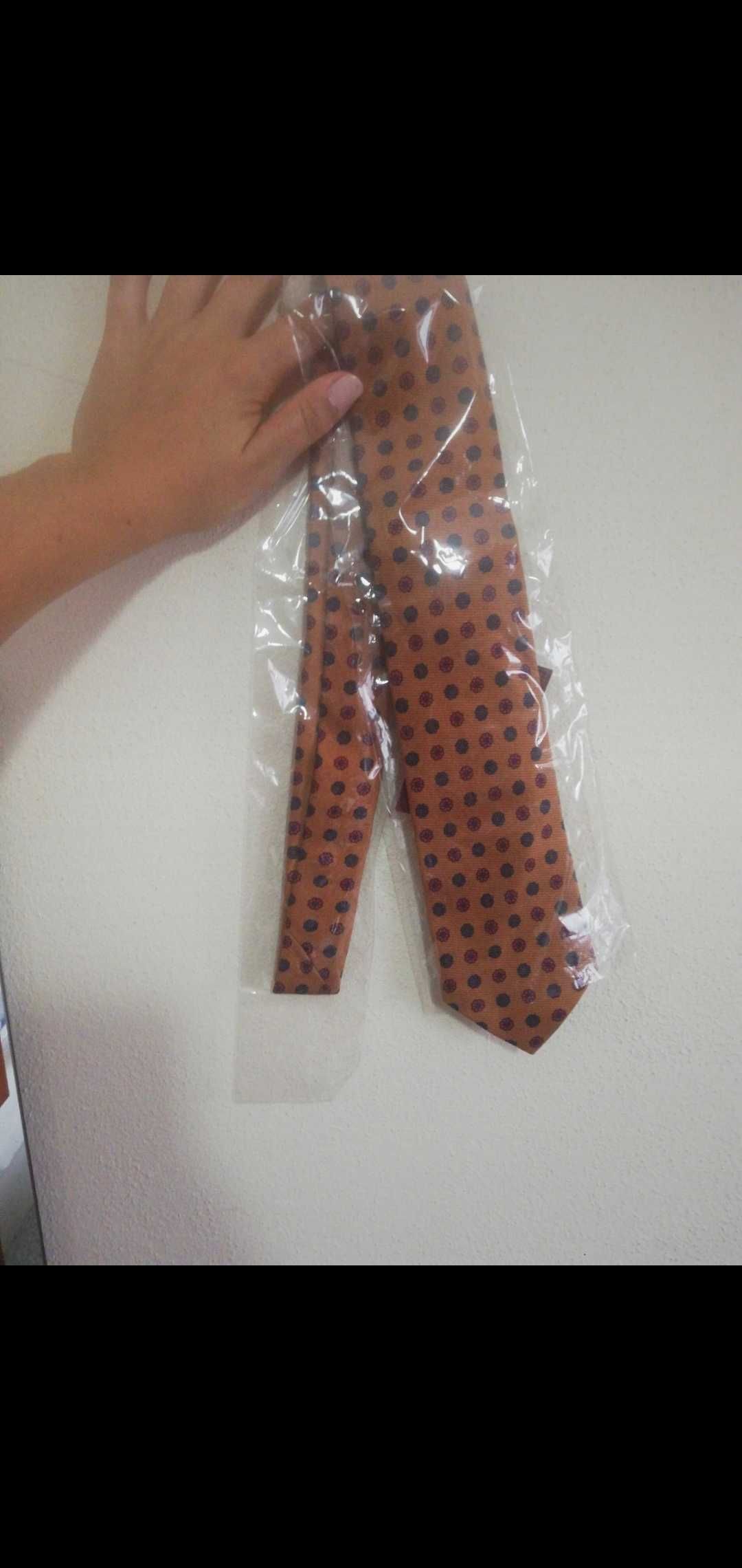 Gravata sacoor nova