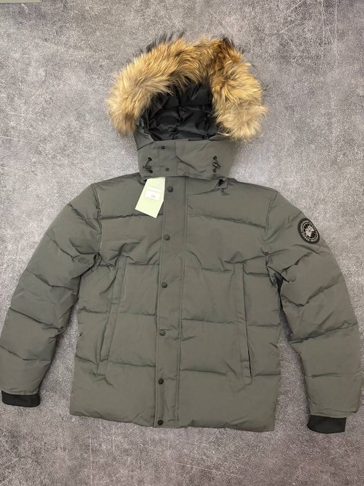 Canada Goose Puffer Jacket Grey Black Logo