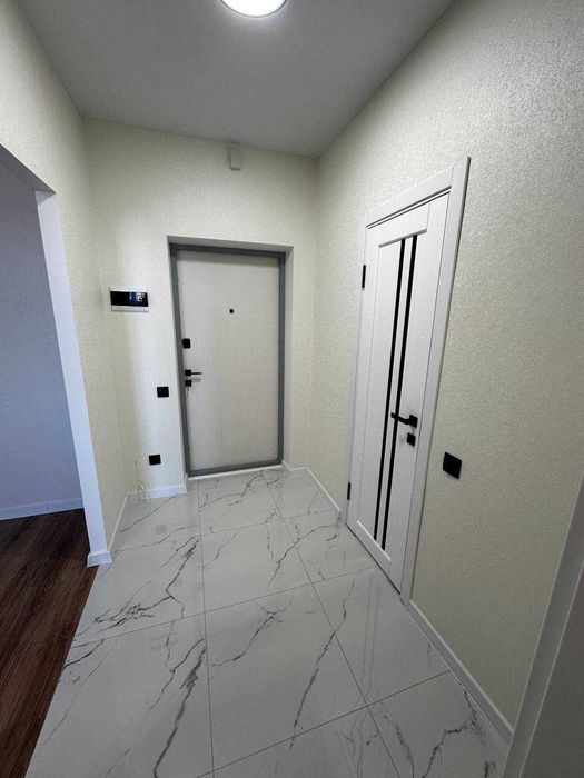 Продаж 1 К. Виставка