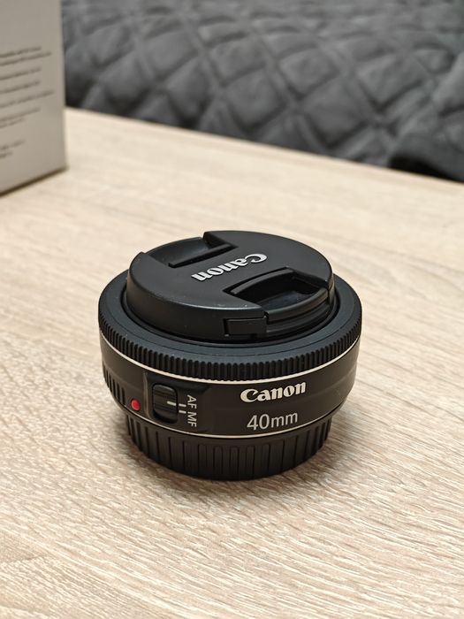 Об'єктив Canon EF 40 1:2.8 STM