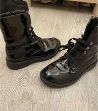 Ботинки лаковые черные