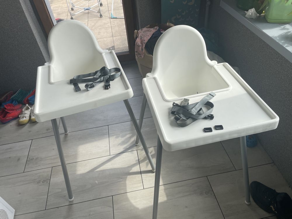 Krzesełka antilop Ikea dla bliźniaków bliźniaczek