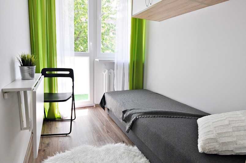Łużycka 69, pokój jednoosobowy z balkonem