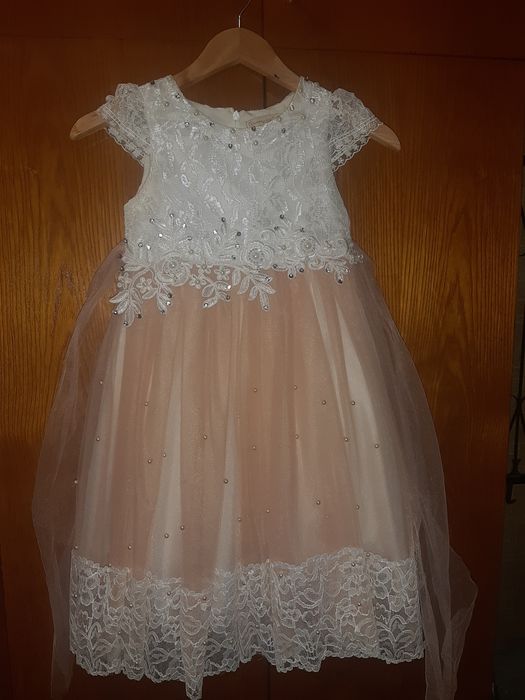 Нарядное платье на девочку. Сукня на выпускний. По бирке 7 лет