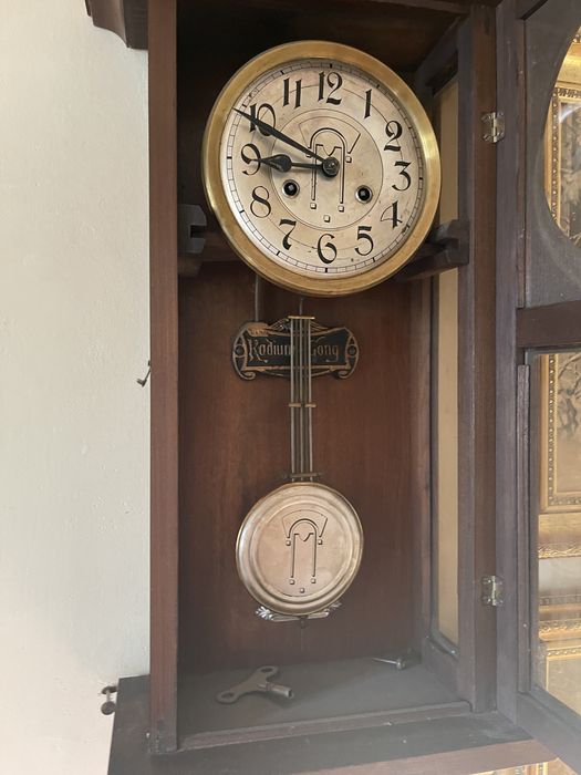 Antyczny zegar z wahadlem