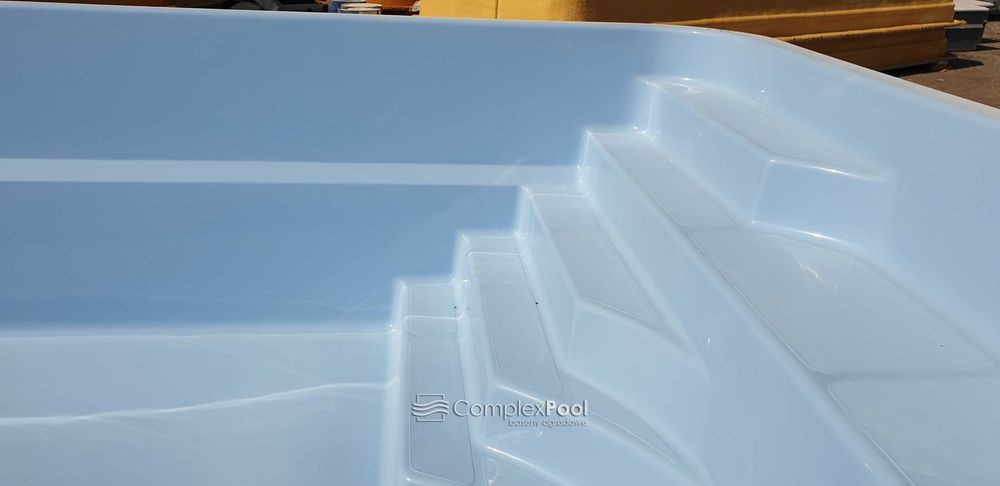 Basen ogrodowy poliestrowy wkopywany 8,9 x 3,7 x 1,55 montaż transport