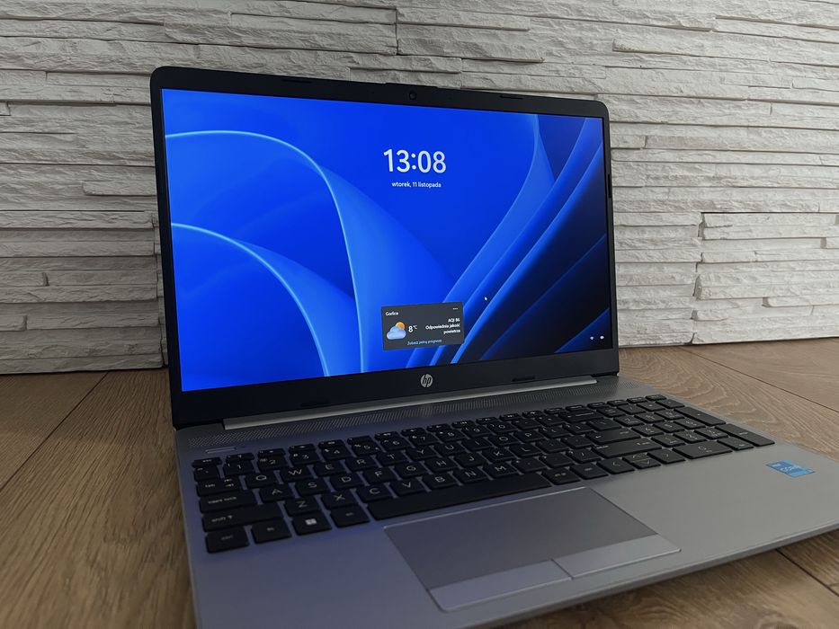 Laptop HP 250 g8