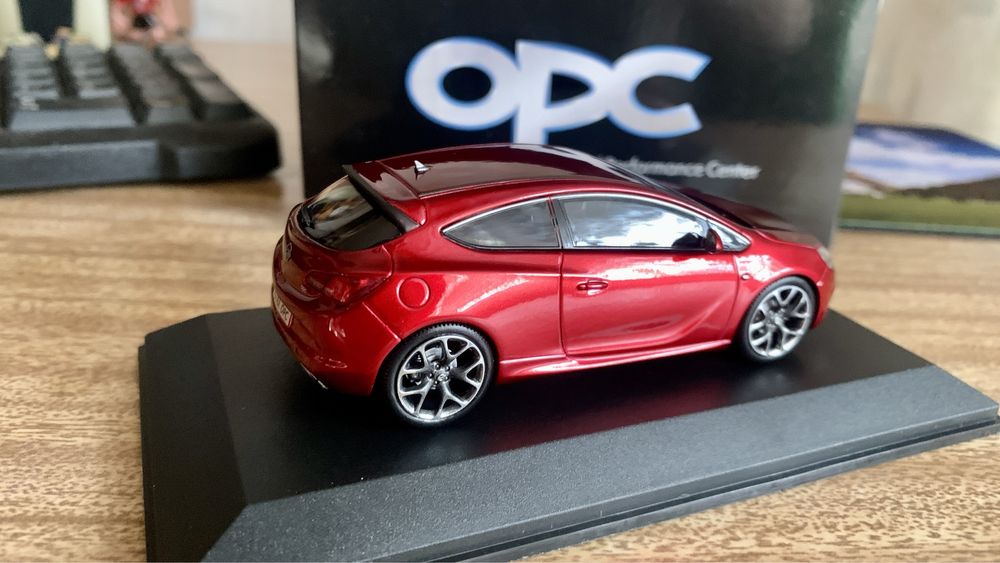 1:43 Opel Astra J OPC (Motorart) не Autoart не Kyosho не Minichamps