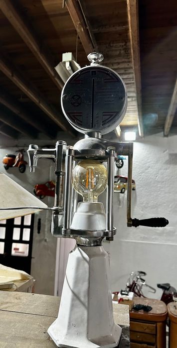 Candeeiro bomba de êmbolo