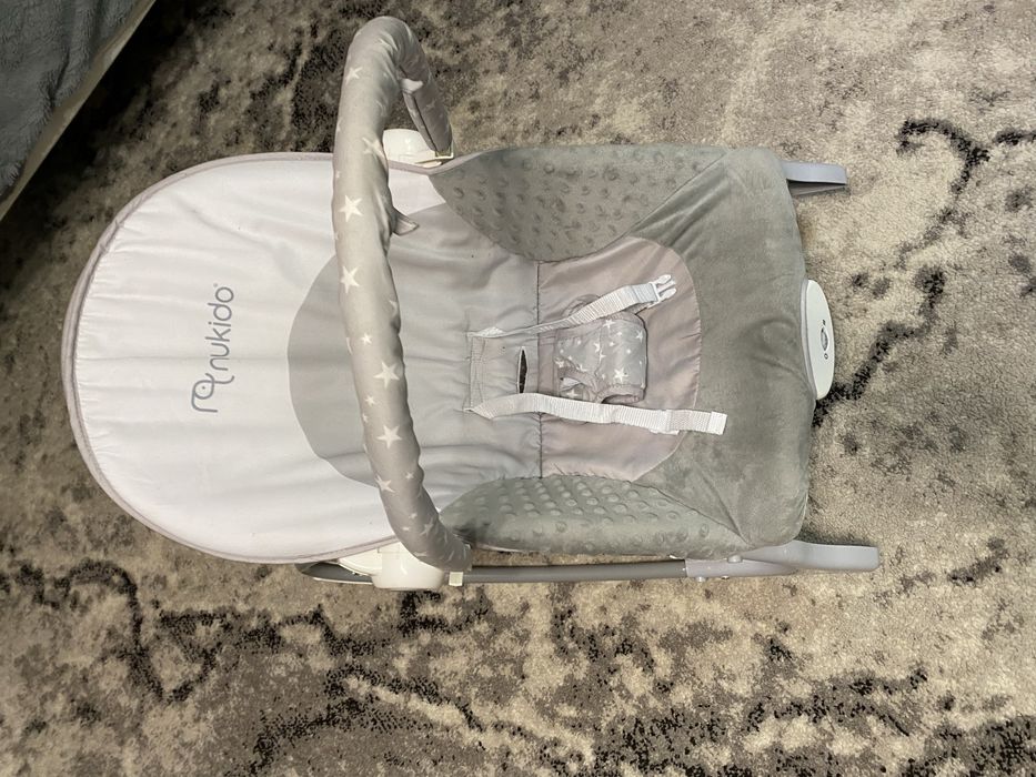 Крісло гойдалка для немовляти