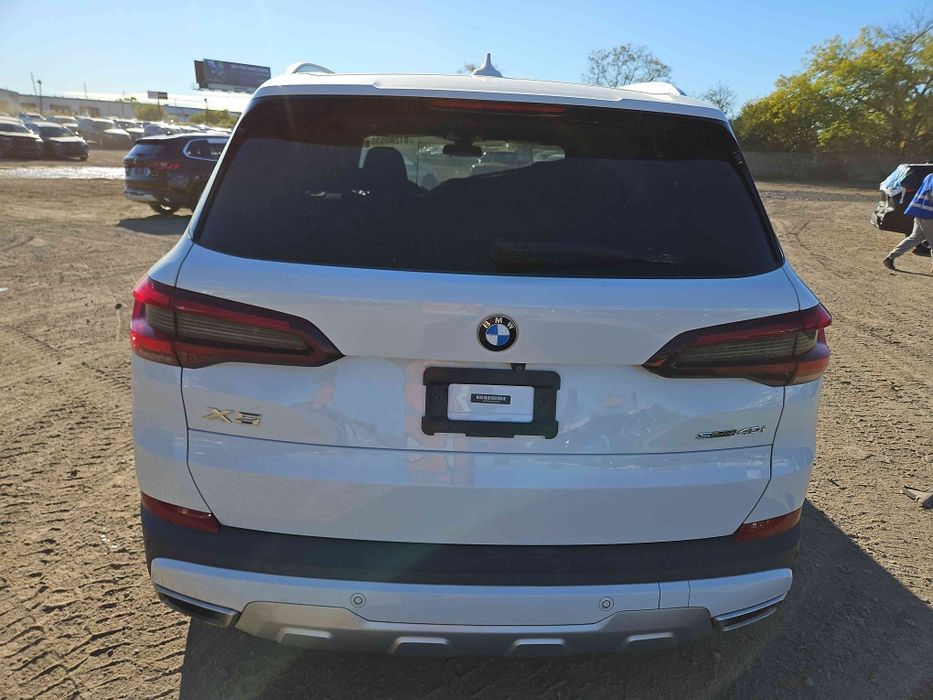 В дорозі BMW X5 01/2020 США