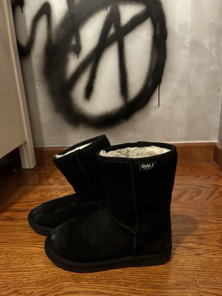 Czarne Emu Wool Stinger