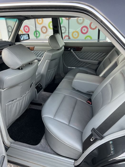 Mercedes 300 SE W126