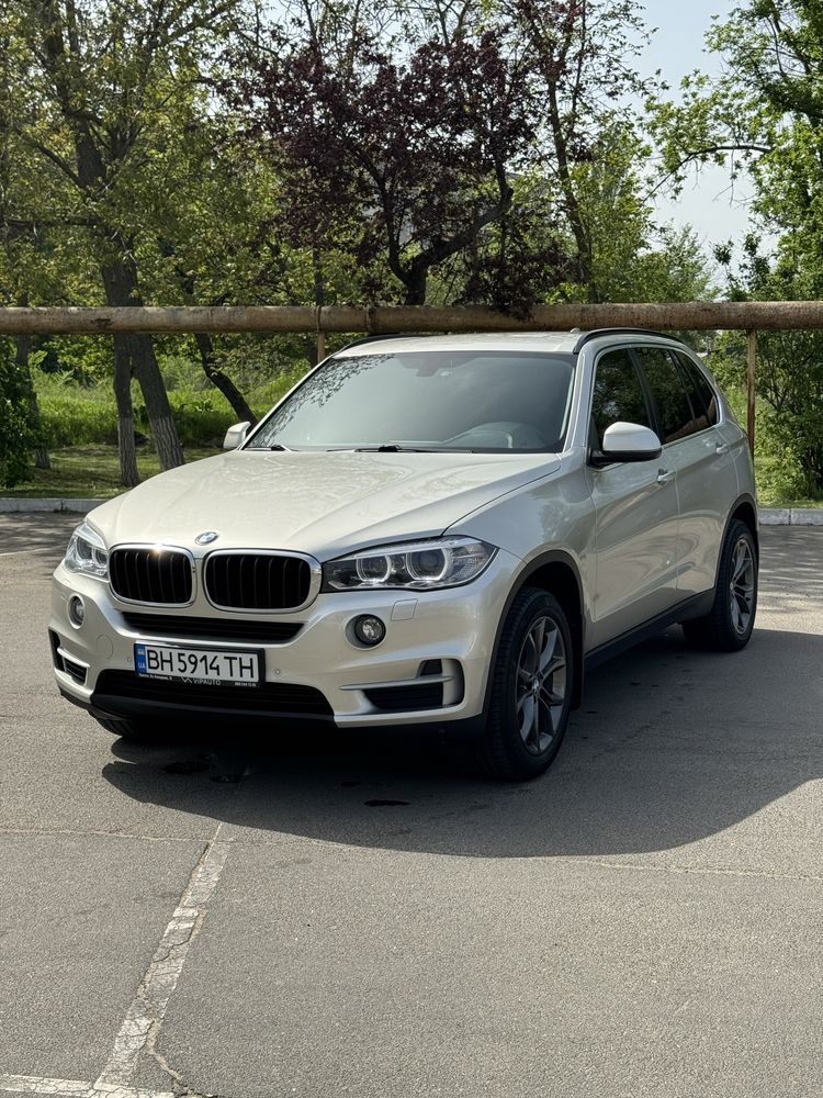 Продам BMW X5 2015 года xDrive 25D