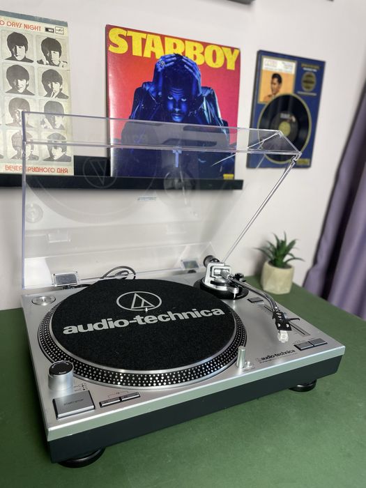 Програвач вінілу, виниловый проигрыватель Audio-Technica AT-LP120
