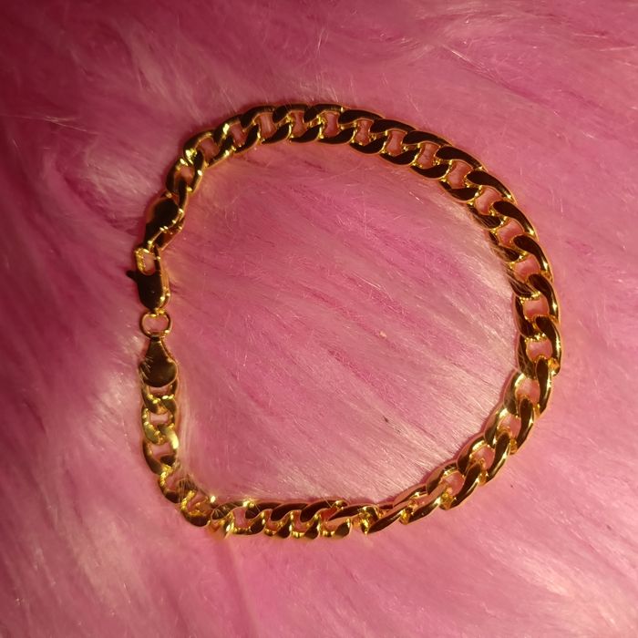 Piękna złota bransoleta