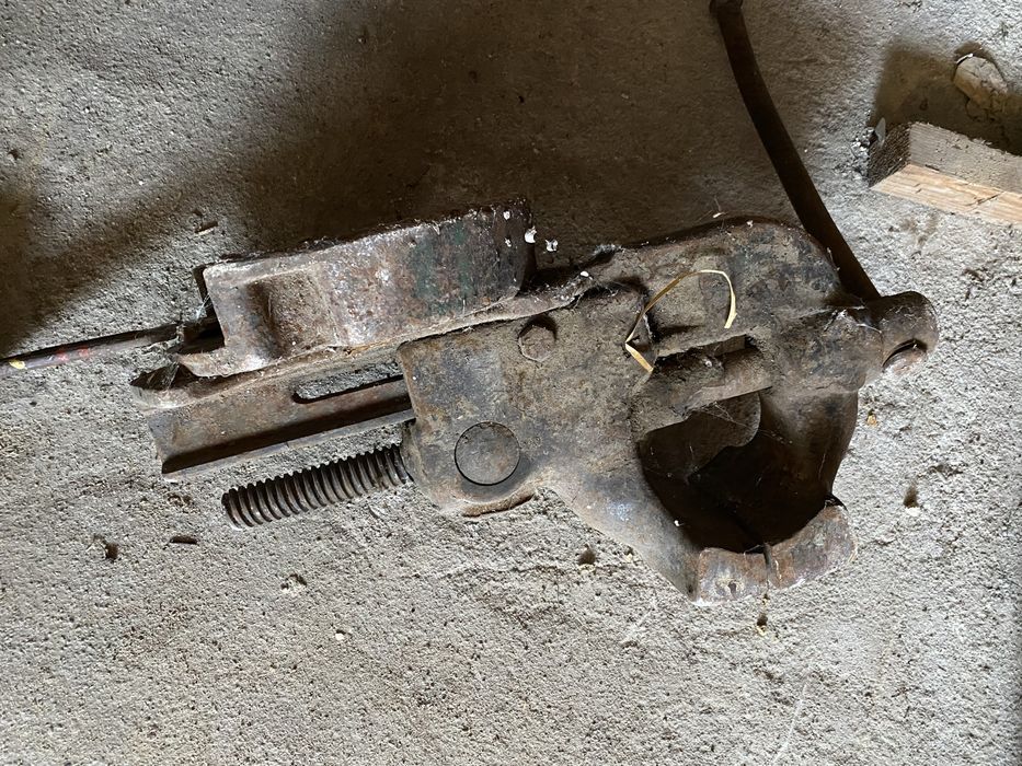 Stare imadło. Ciężkie. Obrotowe.