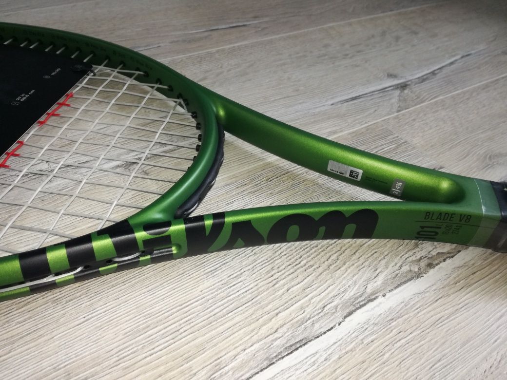 WILSON BLADE V8 101 L nowa rakieta tenisowa, waga 274 gram, rączka 2