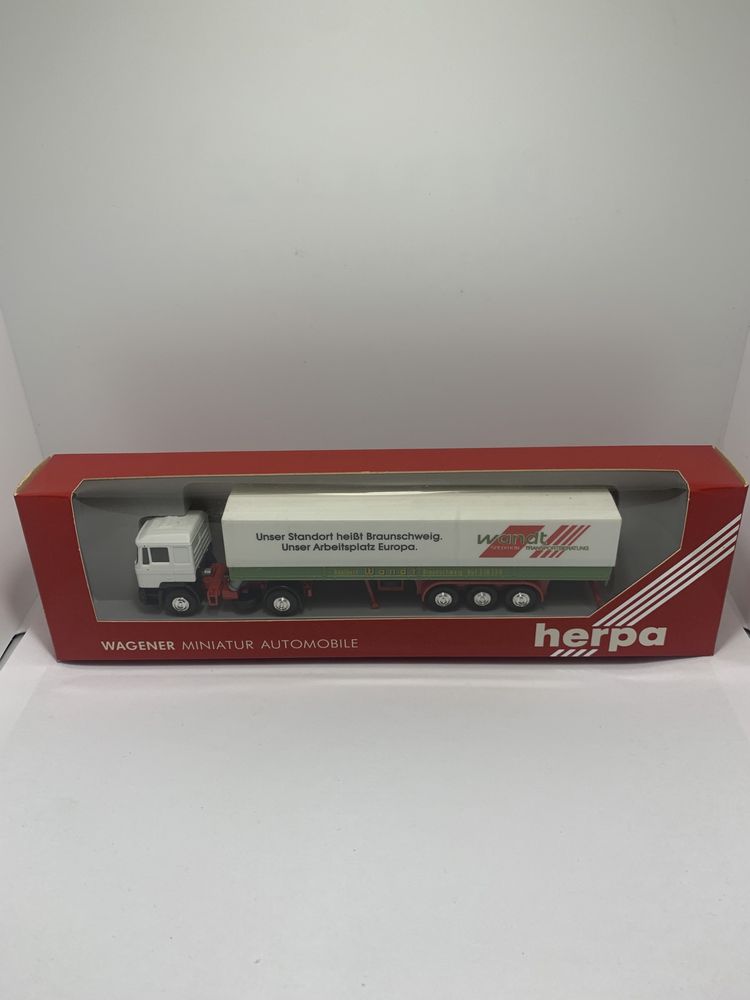 MAN com reboque da Herpa escala H0 1/87