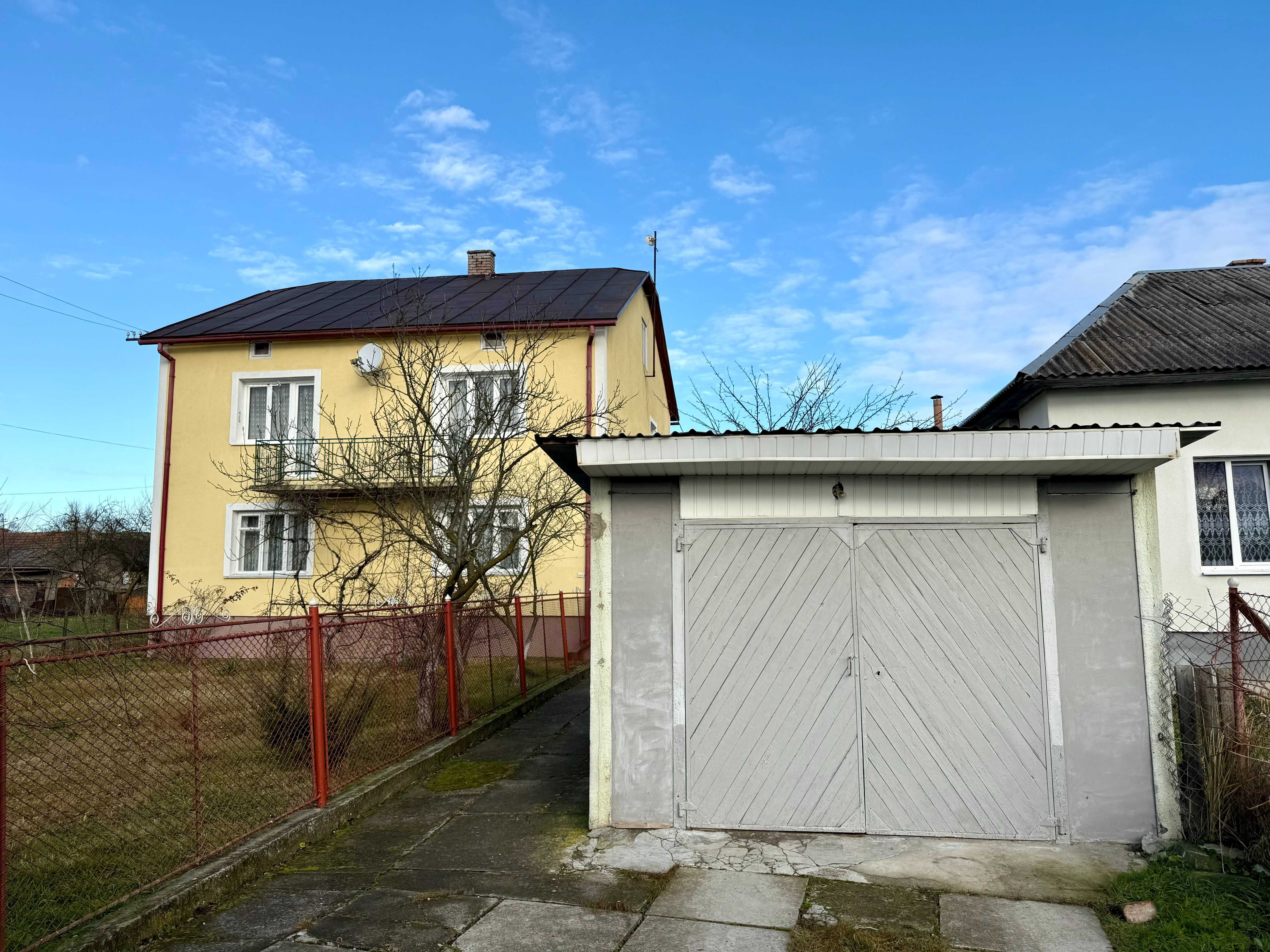 Затишний будинок в передмісті Дрогобича