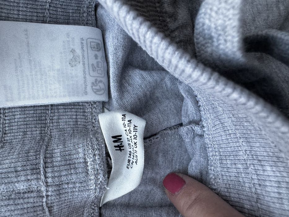Dresy H&M w rozmiarze 146