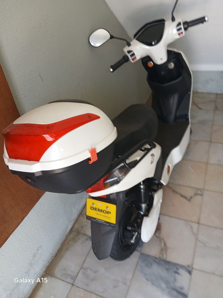 Moto electrica em bom estado