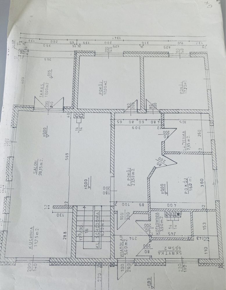 Dom jednorodzinny wolnostojący 250m2 wraz z użytkowym poddaszem.