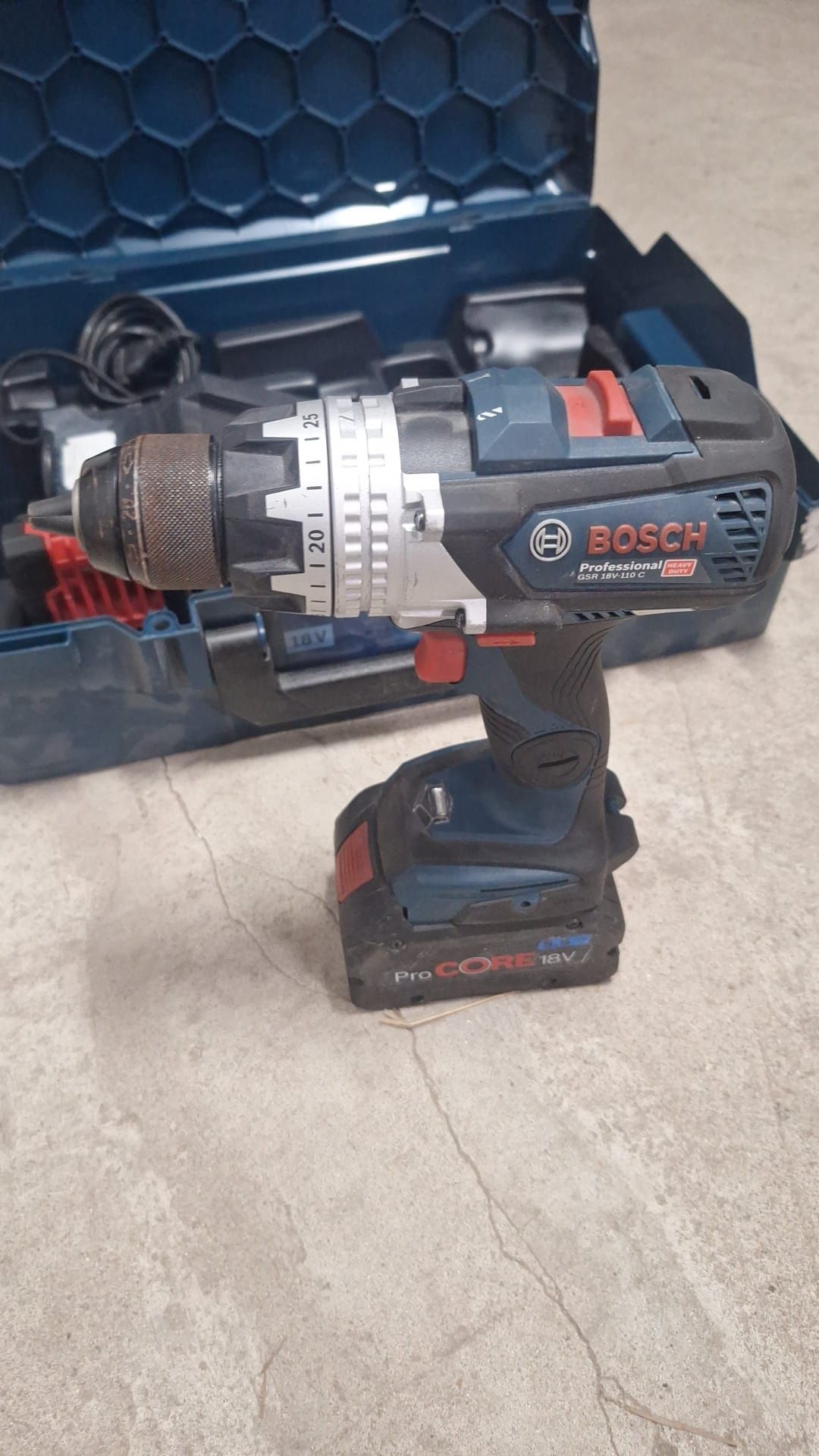 Zestaw Wkrętarka akumulatorowa Bosch GSR 18V-110C. 110Nm
