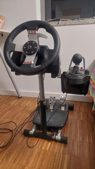 PS4 com 13 jogos e 2 comandos + Volante  Logitech G27