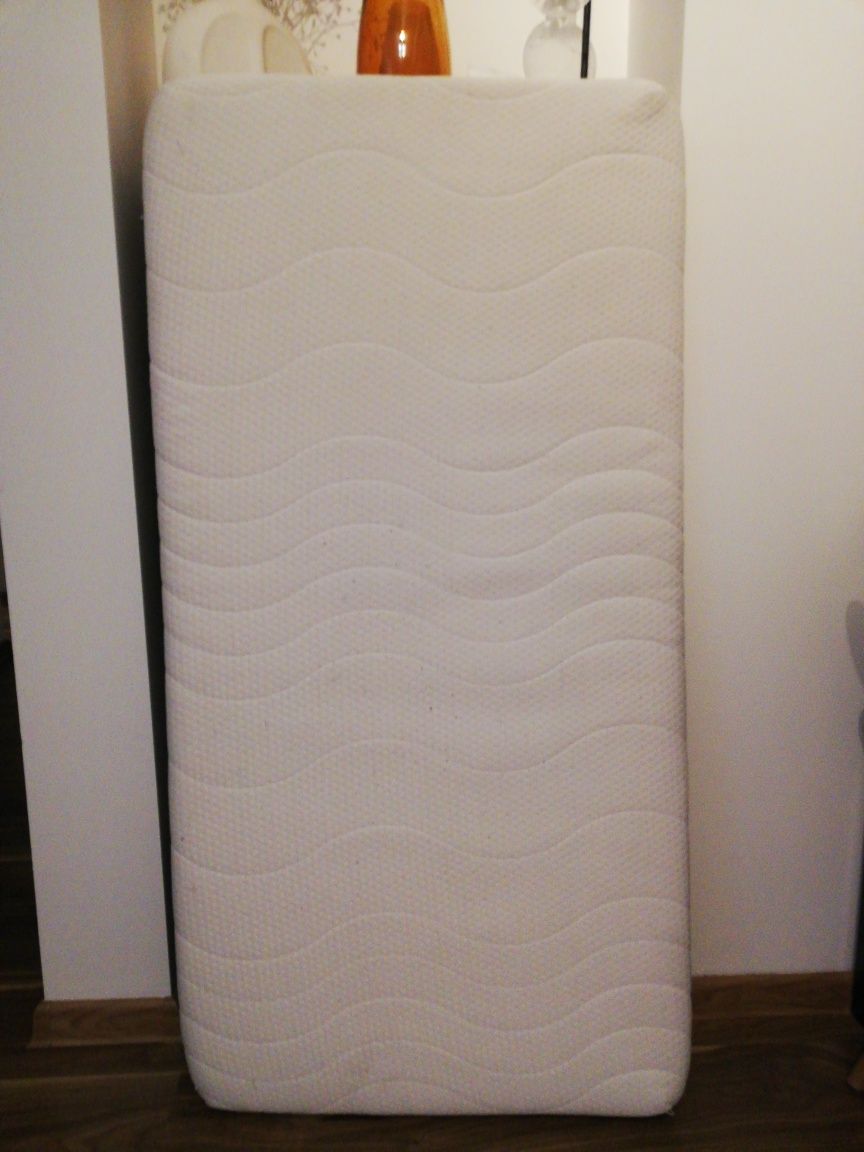 Materac do łóżeczka 125 na 82cm