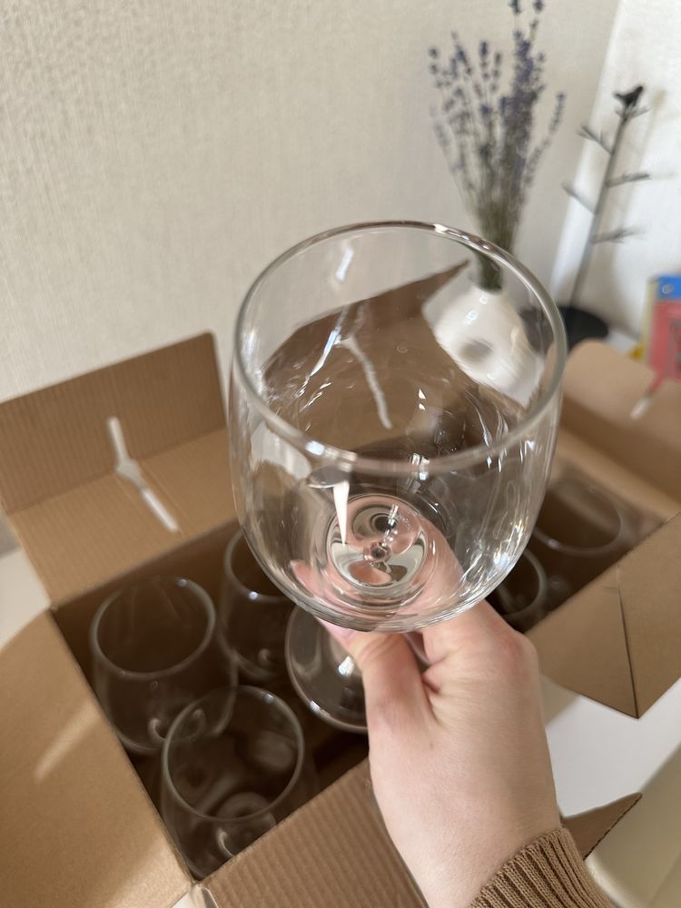 Продам келихи 2 набори по 4 шт