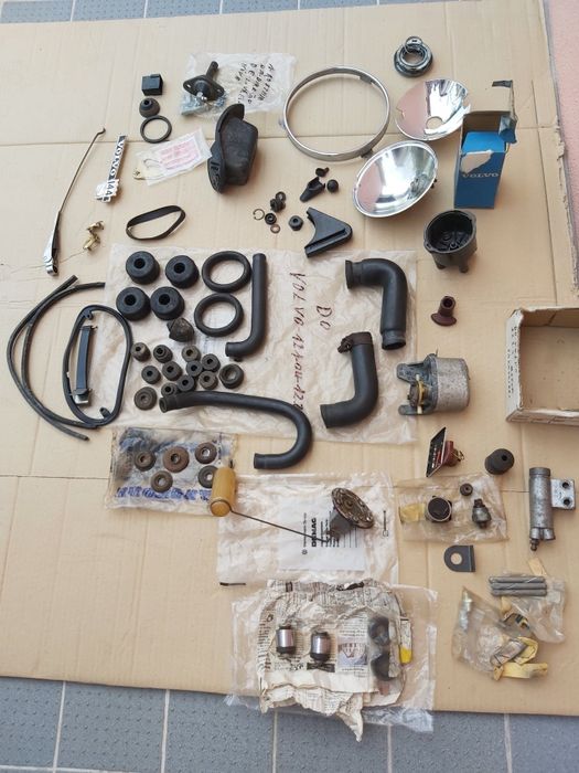 Várias  peças de carro