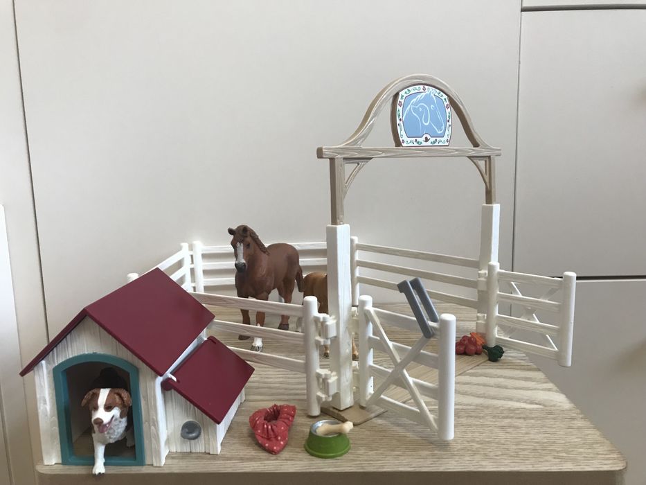 Zestaw koni schleich zagroda
