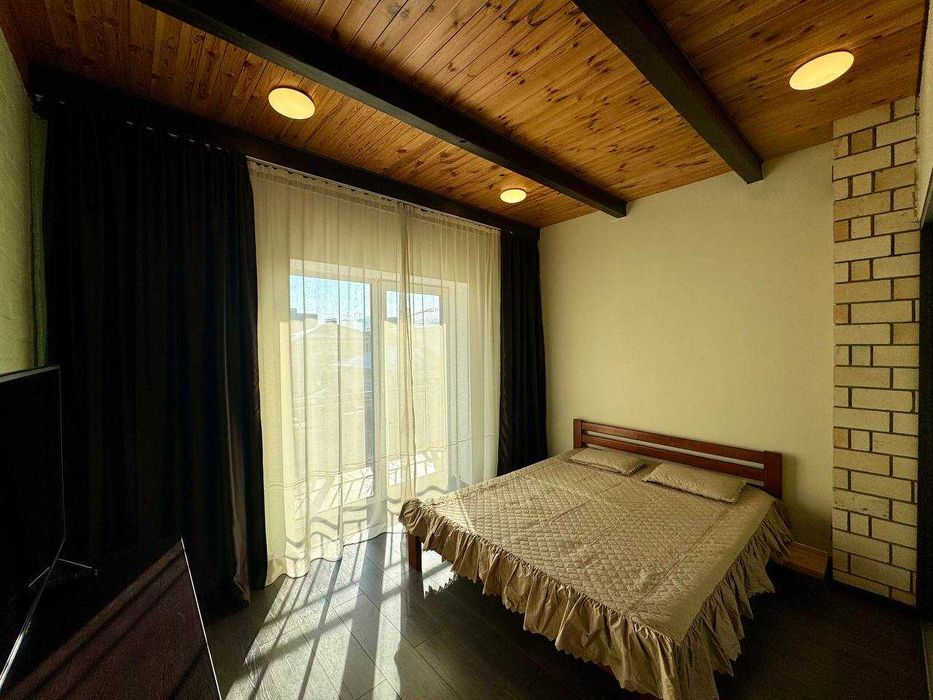 Оренда таунхаусу, Гатне