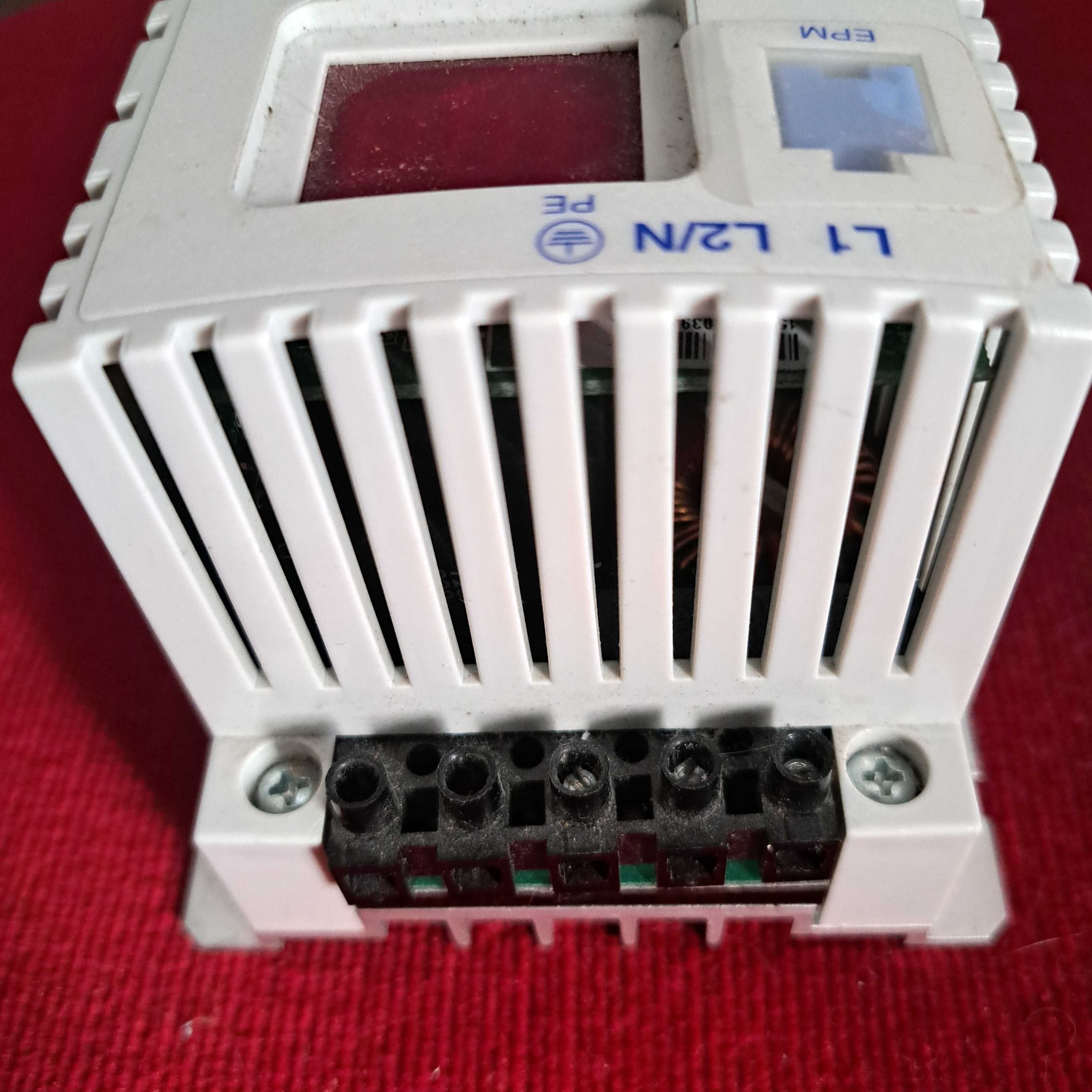 Перетворювач частоти Lenze ESMD371X2SFA 0,37 кВт 220 В