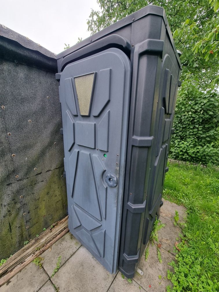 Toaleta zewnętrzna z umywalką/ wychodek / WC