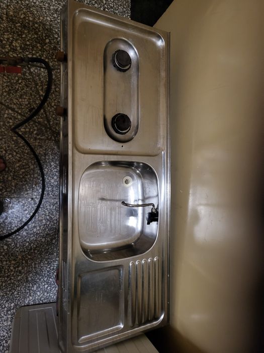 Kuchenka  gazowa ze zlewozmywakiem od przyczepy campingowej.