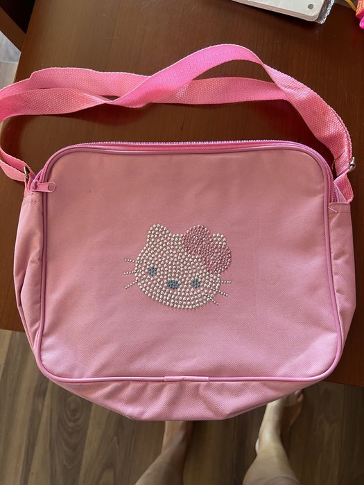 Vende se mochila menina